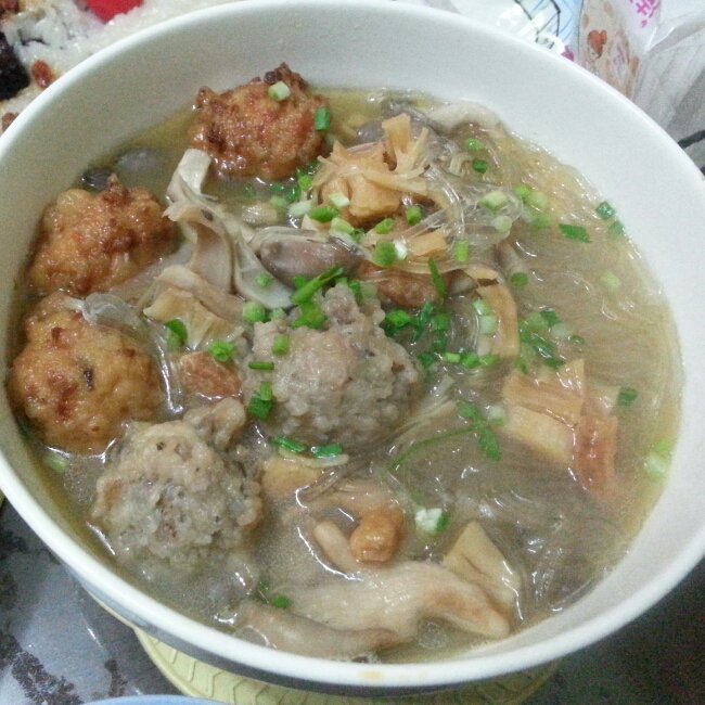 生汆丸子三鲜汤