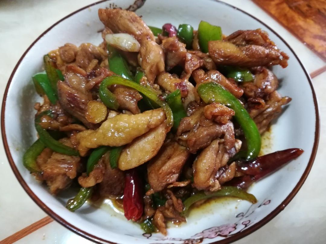 青椒辣酱炒鸡腿肉