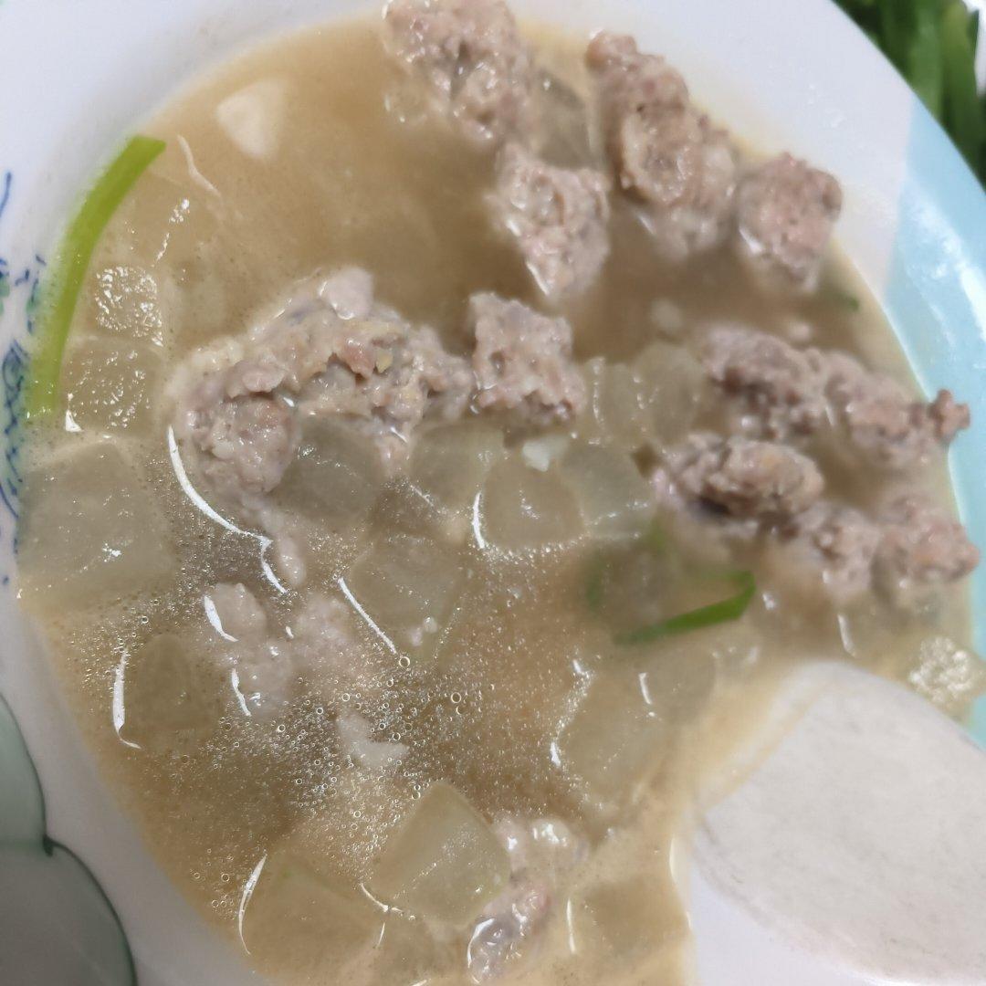 巨鲜美的冬瓜丸子汤