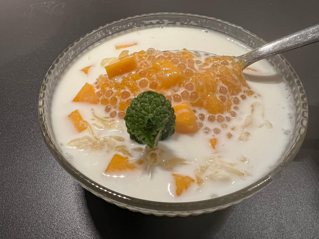 港式甜品——杨枝甘露(芒果西米露)附芒果花切法