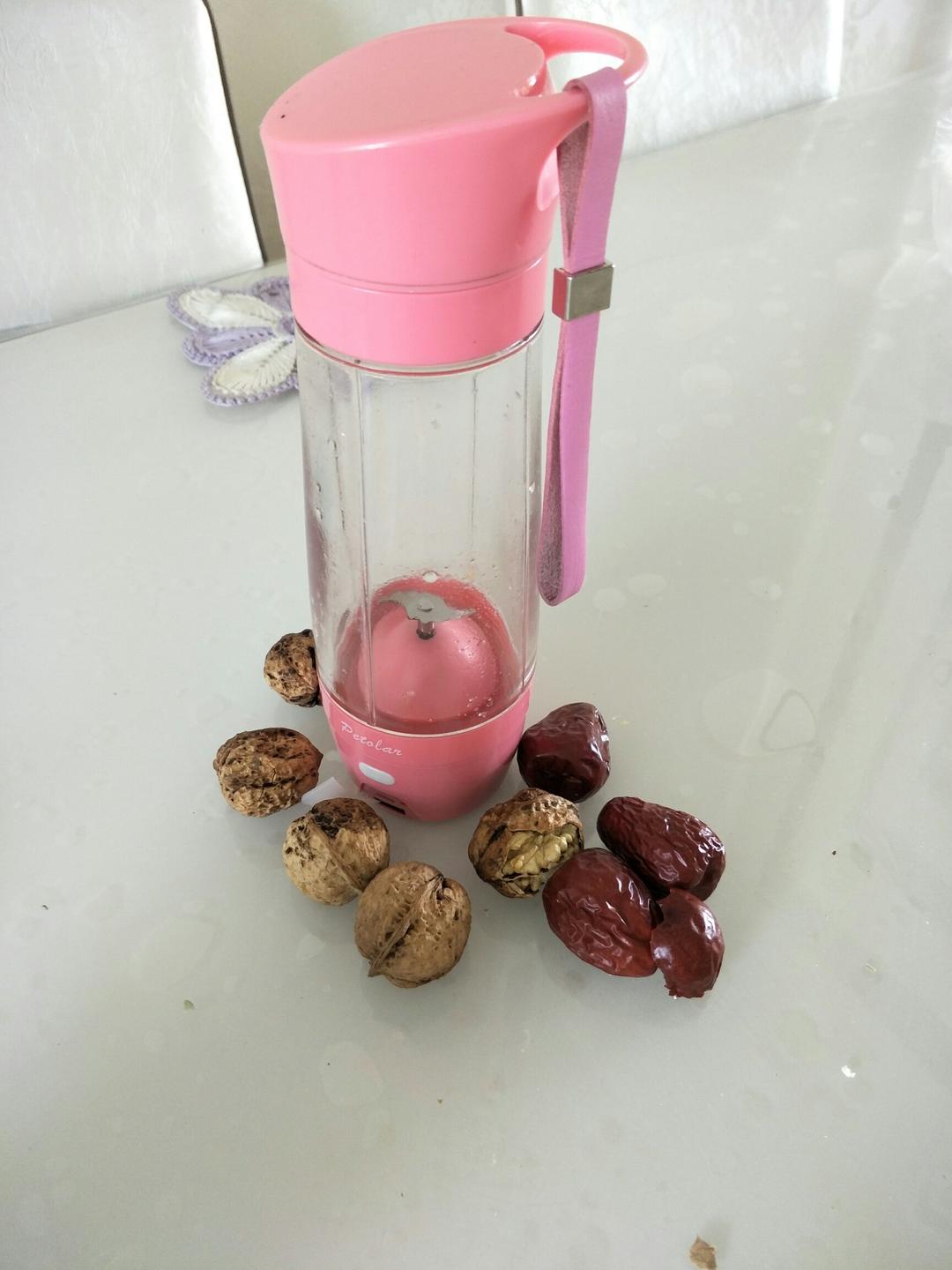 自制hey juice排毒果蔬汁。