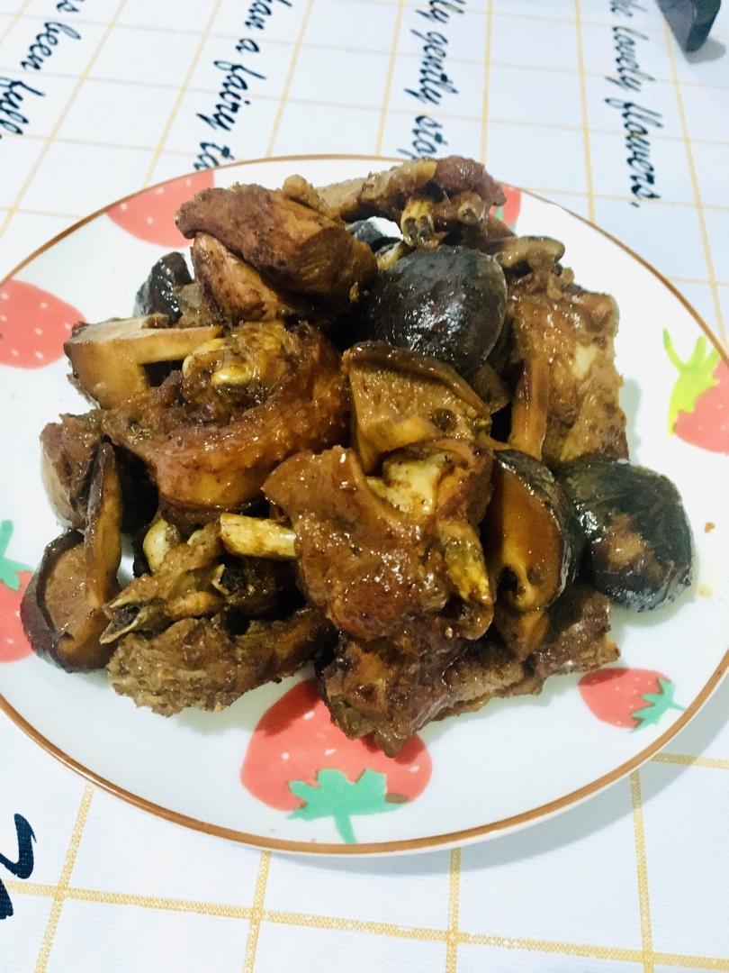 小鸡炖蘑菇