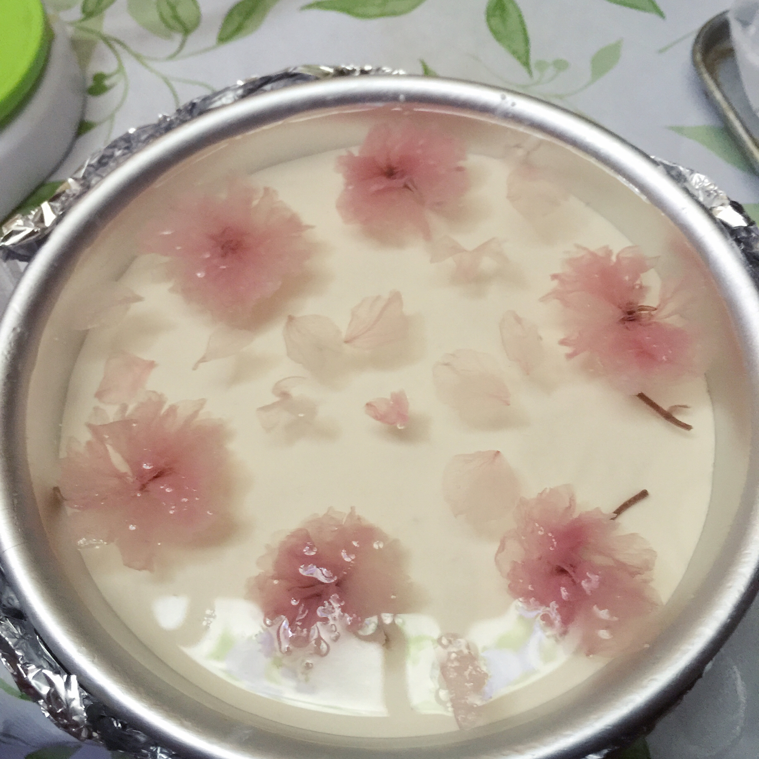 樱花彩虹慕斯蛋糕