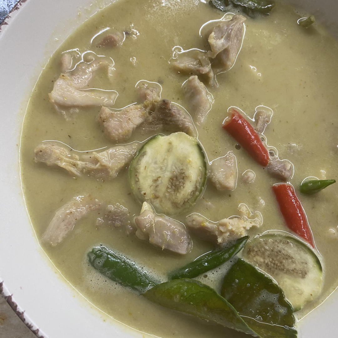泰式绿咖喱鸡肉 Gaeng Keow Wann แกงเขียวหวานไก่