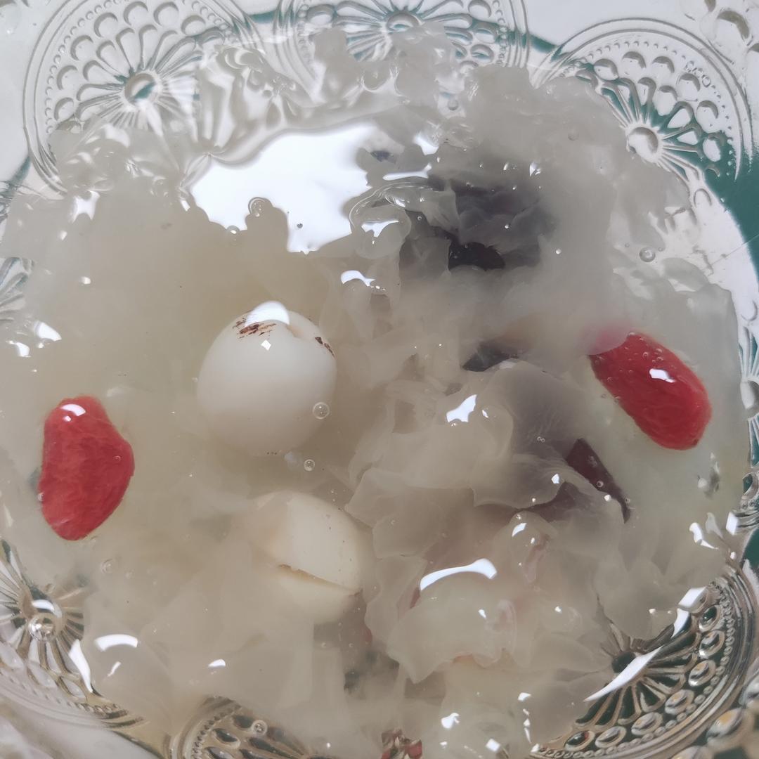 红枣银耳莲子羹（有出胶质、出胶，懒人的电压力锅版）