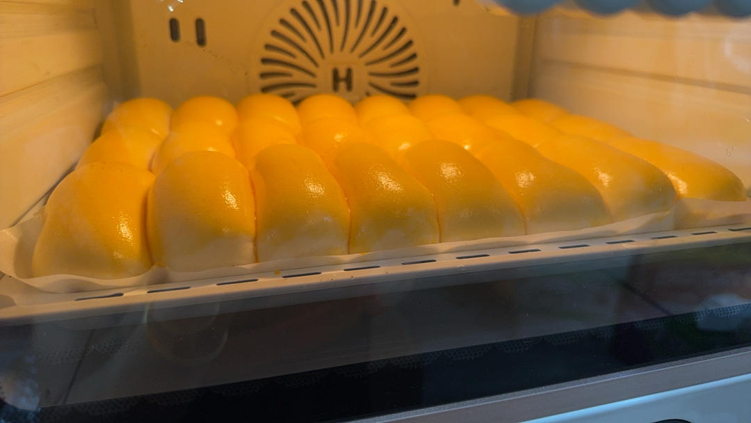 松软香甜热狗面包