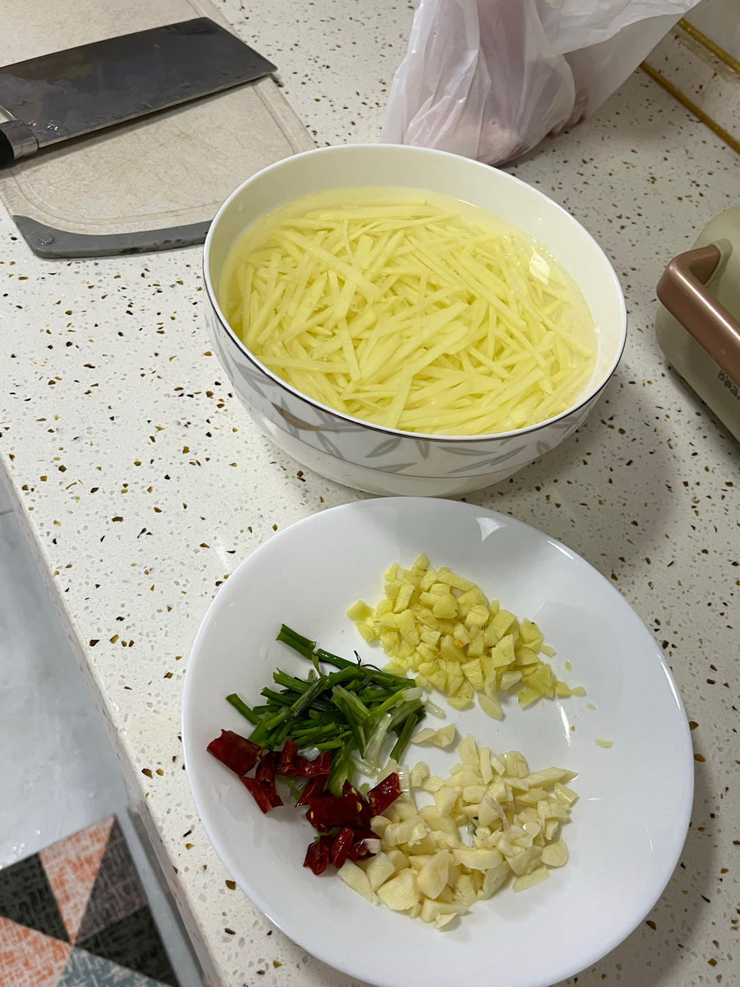 酸辣土豆丝的家常做法 超级下饭