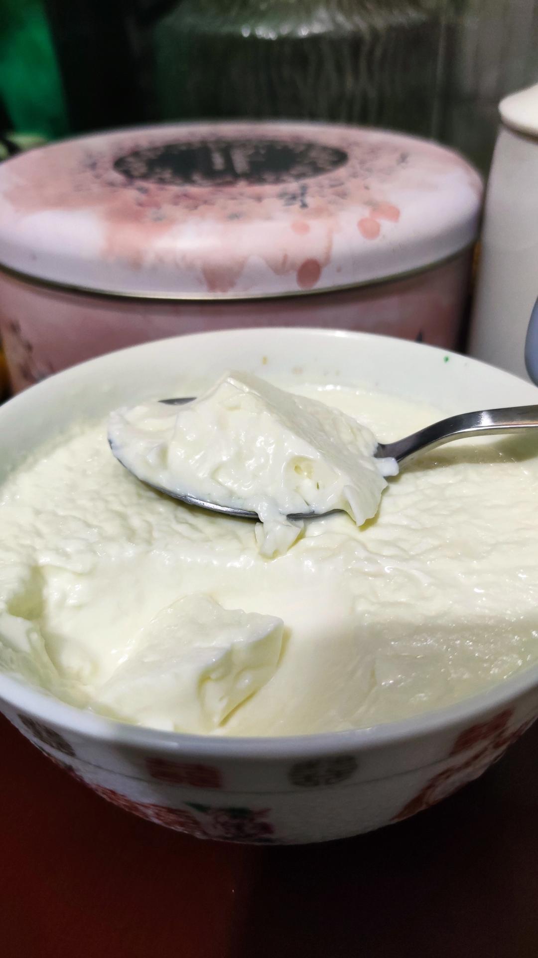 双皮奶（科学方子：淡奶油兑牛奶以假乱真乳脂达到8%的水牛奶，在家轻松做出正宗顺德味儿）