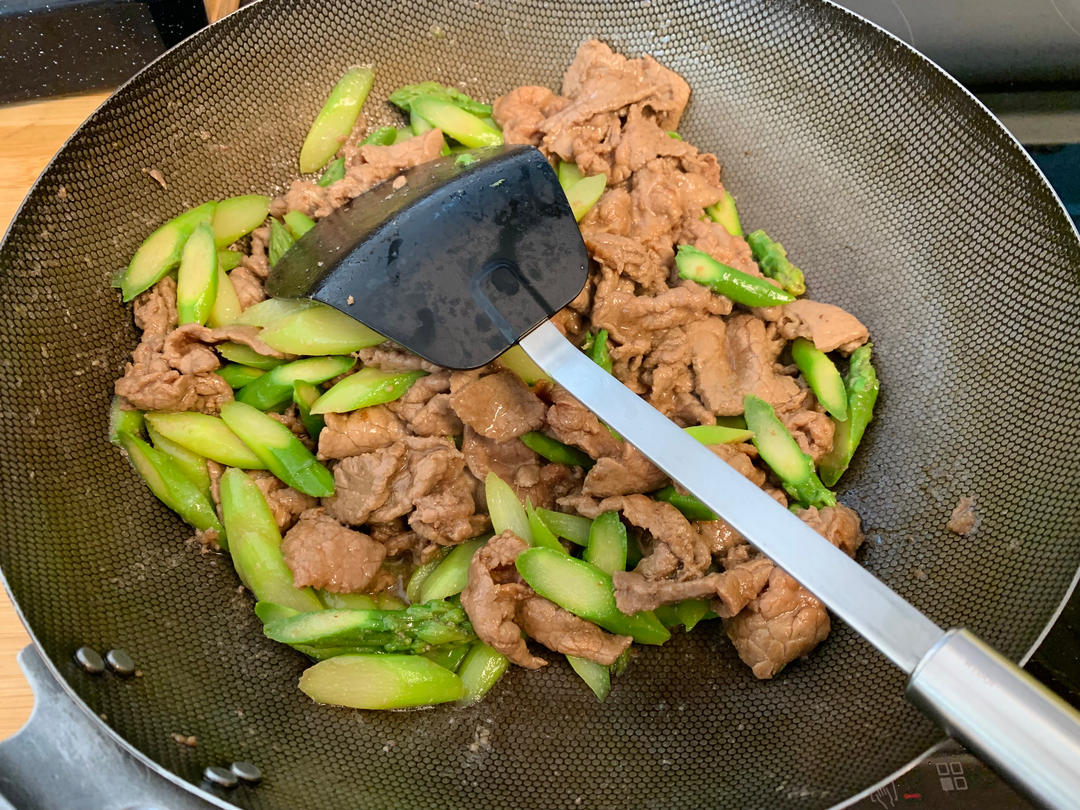 芦笋炒牛肉