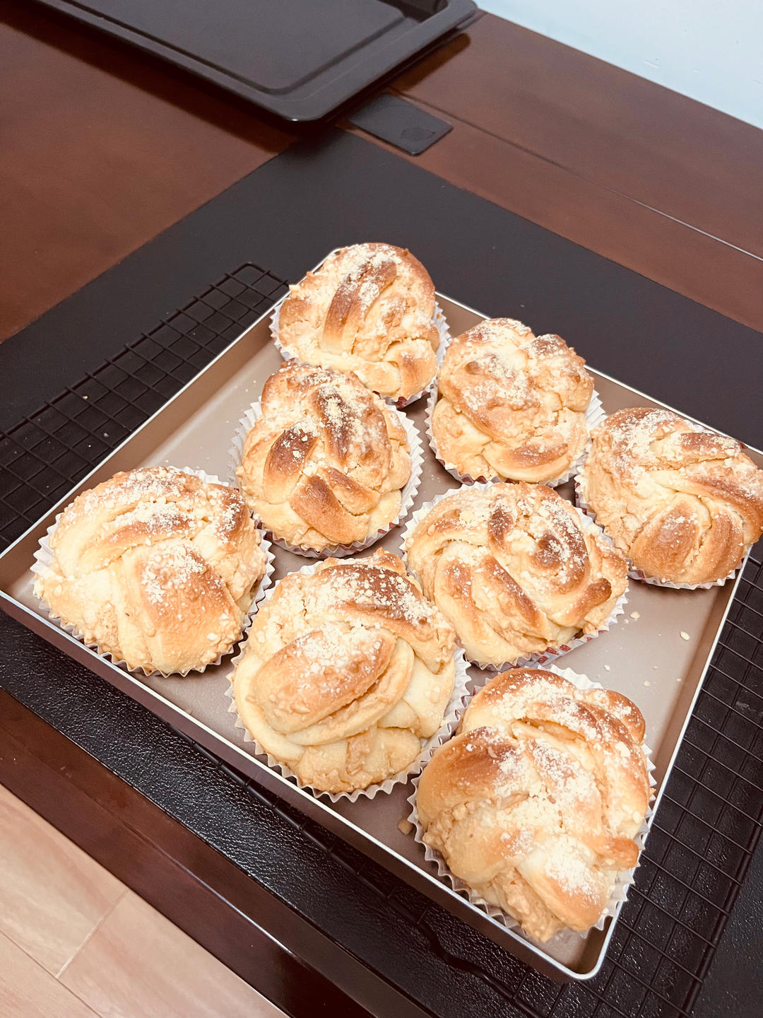 鲜奶花生手撕面包