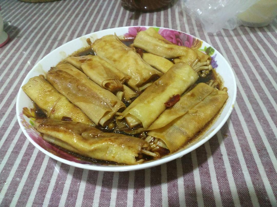 豆皮卷金针菇