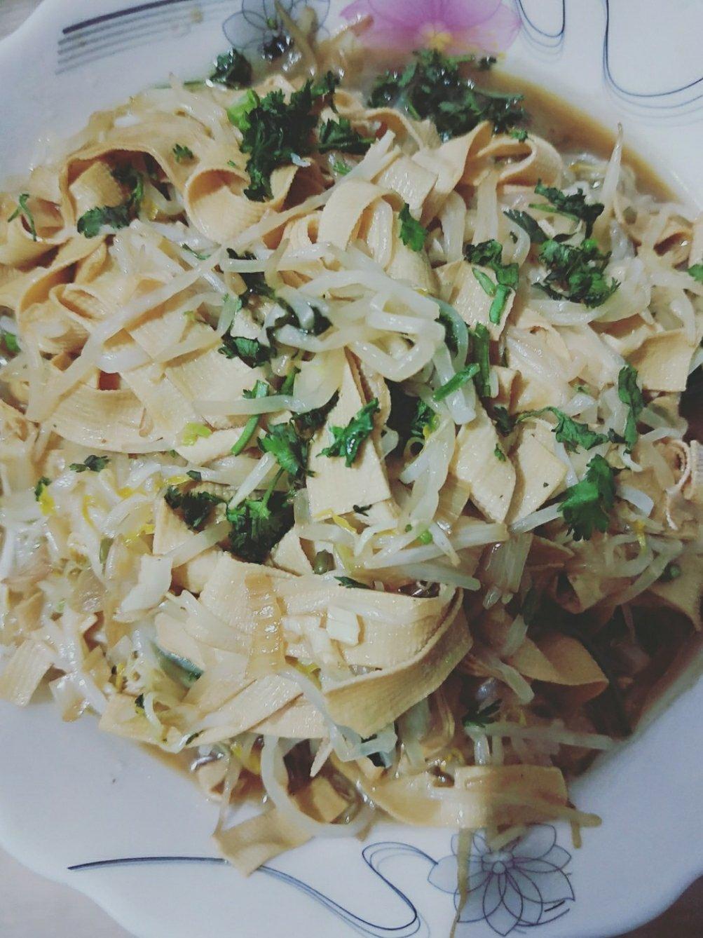 黄豆芽炒粉条