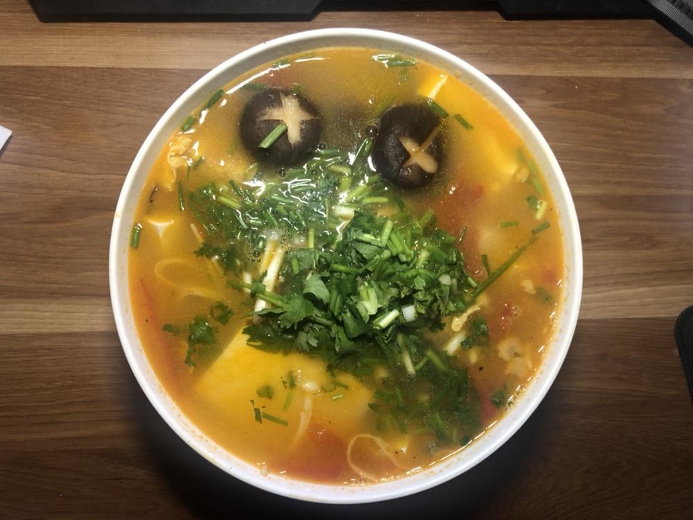 西红柿菌菇豆腐汤