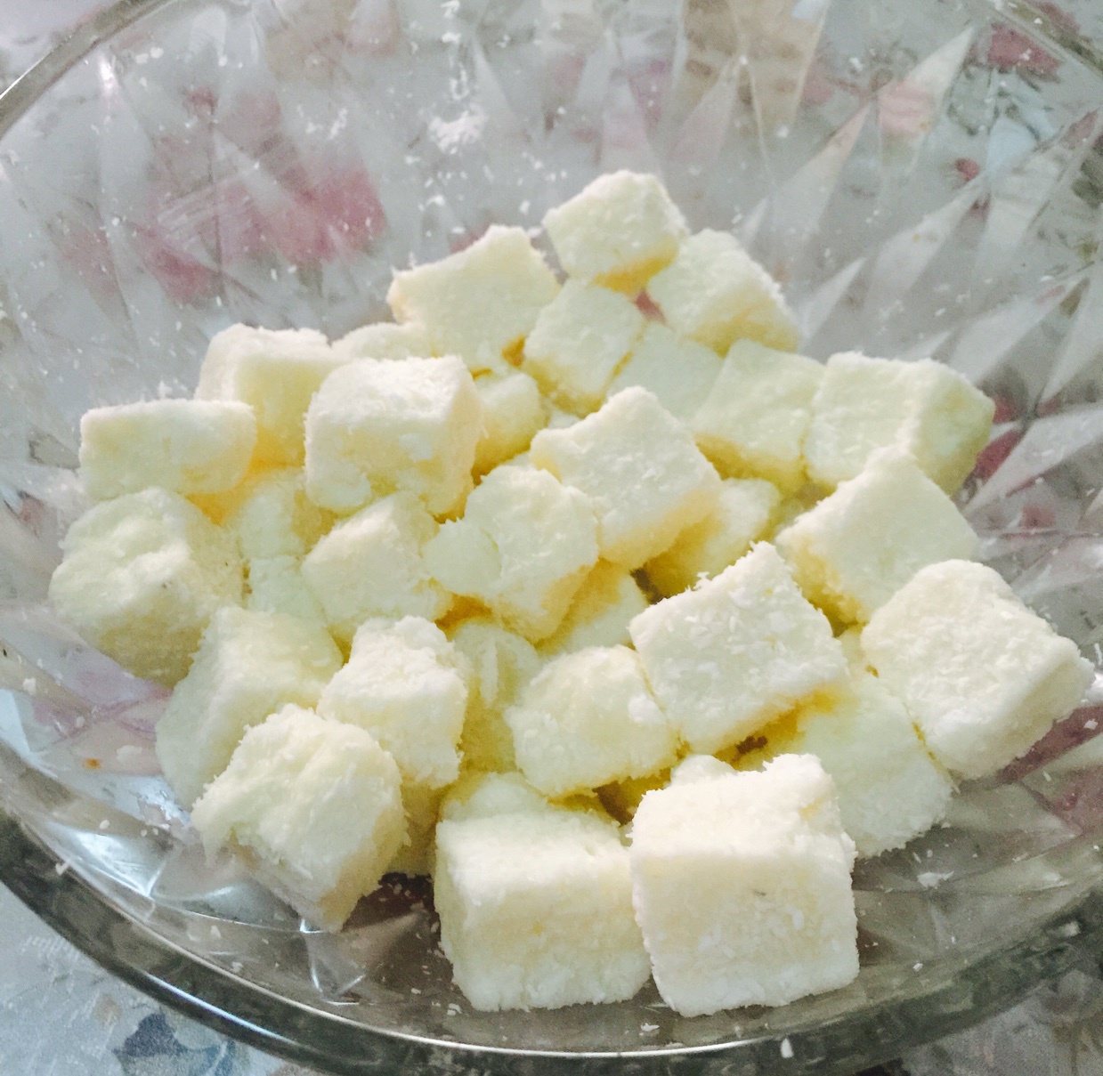 完胜85度C牛奶椰丝小方