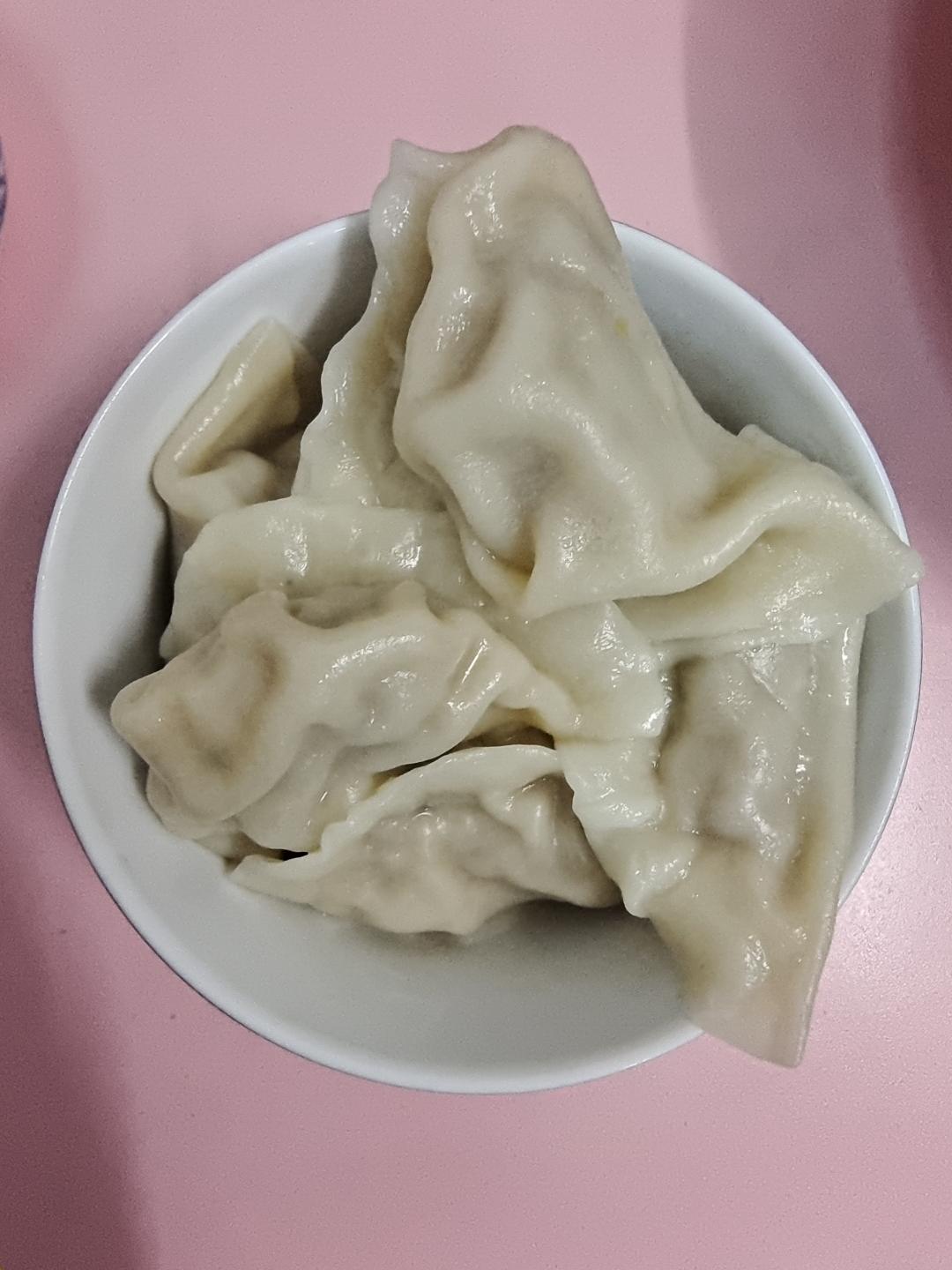酸菜肉饺子