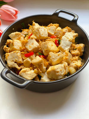冬日快手菜：鸡蛋抱豆腐，虽然是一道素菜比肉还香的做法 步骤12