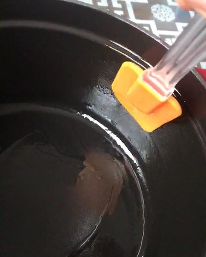 Staub珐琅铸铁锅的开锅+养成