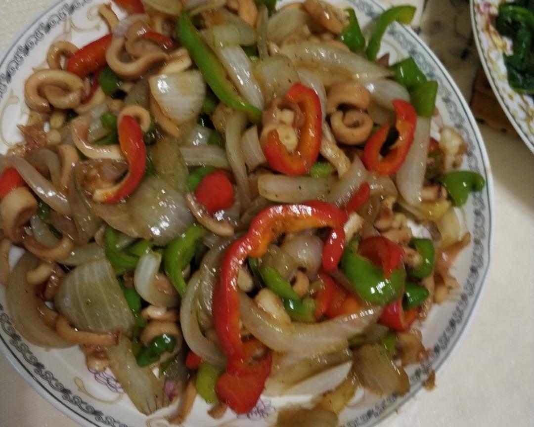 爆炒黑椒鱿鱼丝