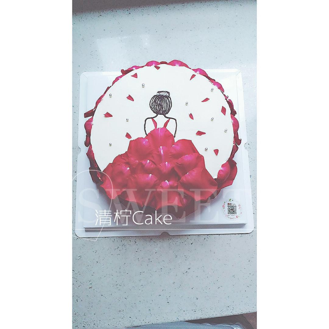 浪漫玫瑰花瓣蛋糕