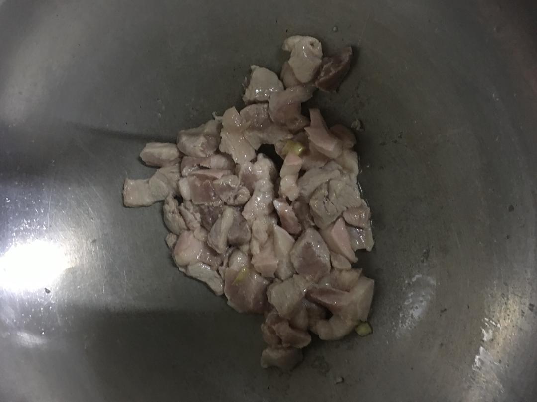 土豆炖猪肉的做法 步骤4