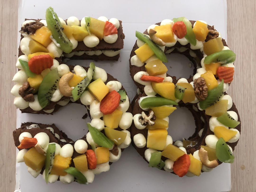 数字生日蛋糕（不用抹面技巧，新手也能搞定的高颜值水果裸蛋糕）