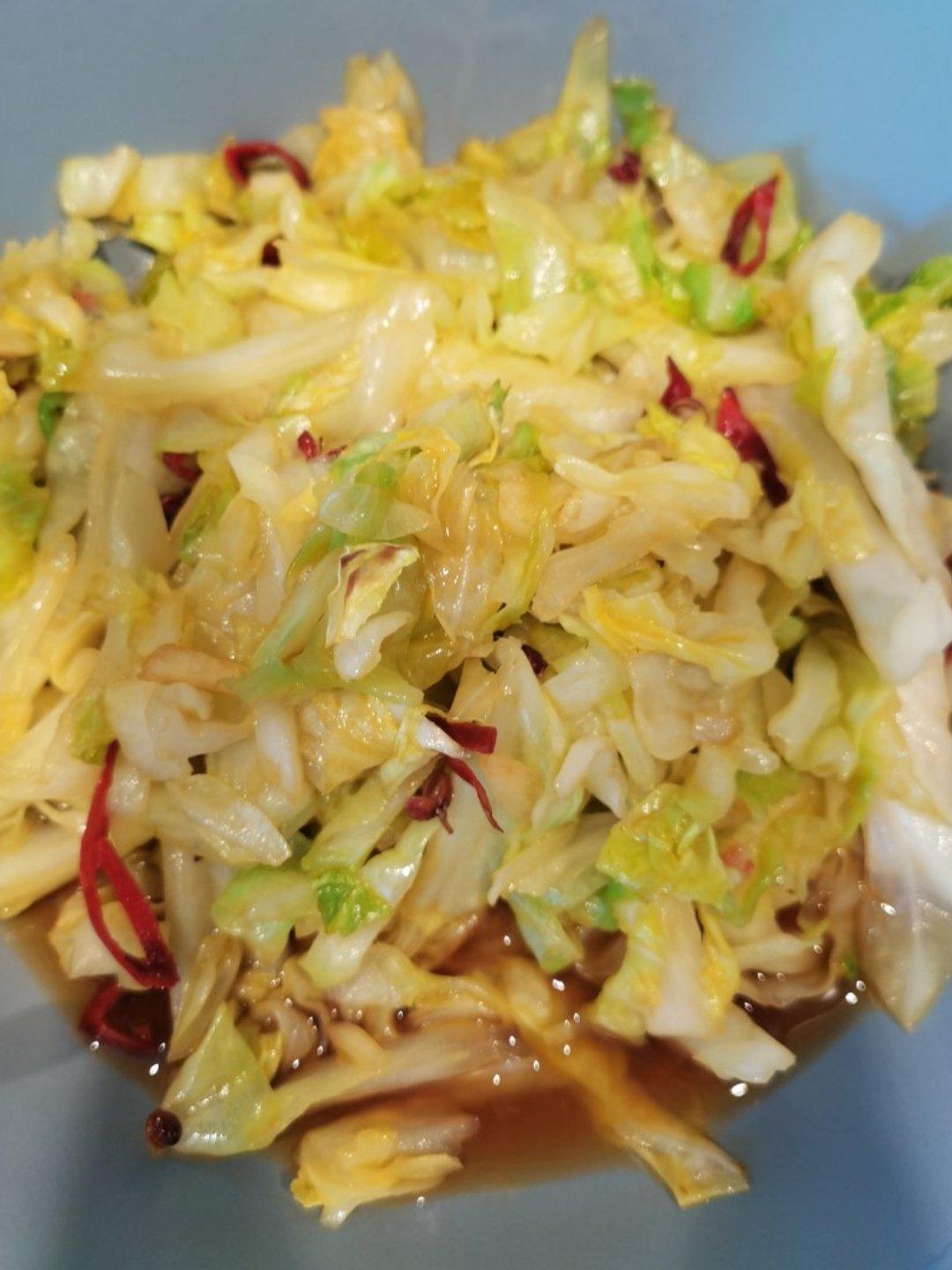 一分钟即可出锅的炝包菜丝、超级爽口下饭