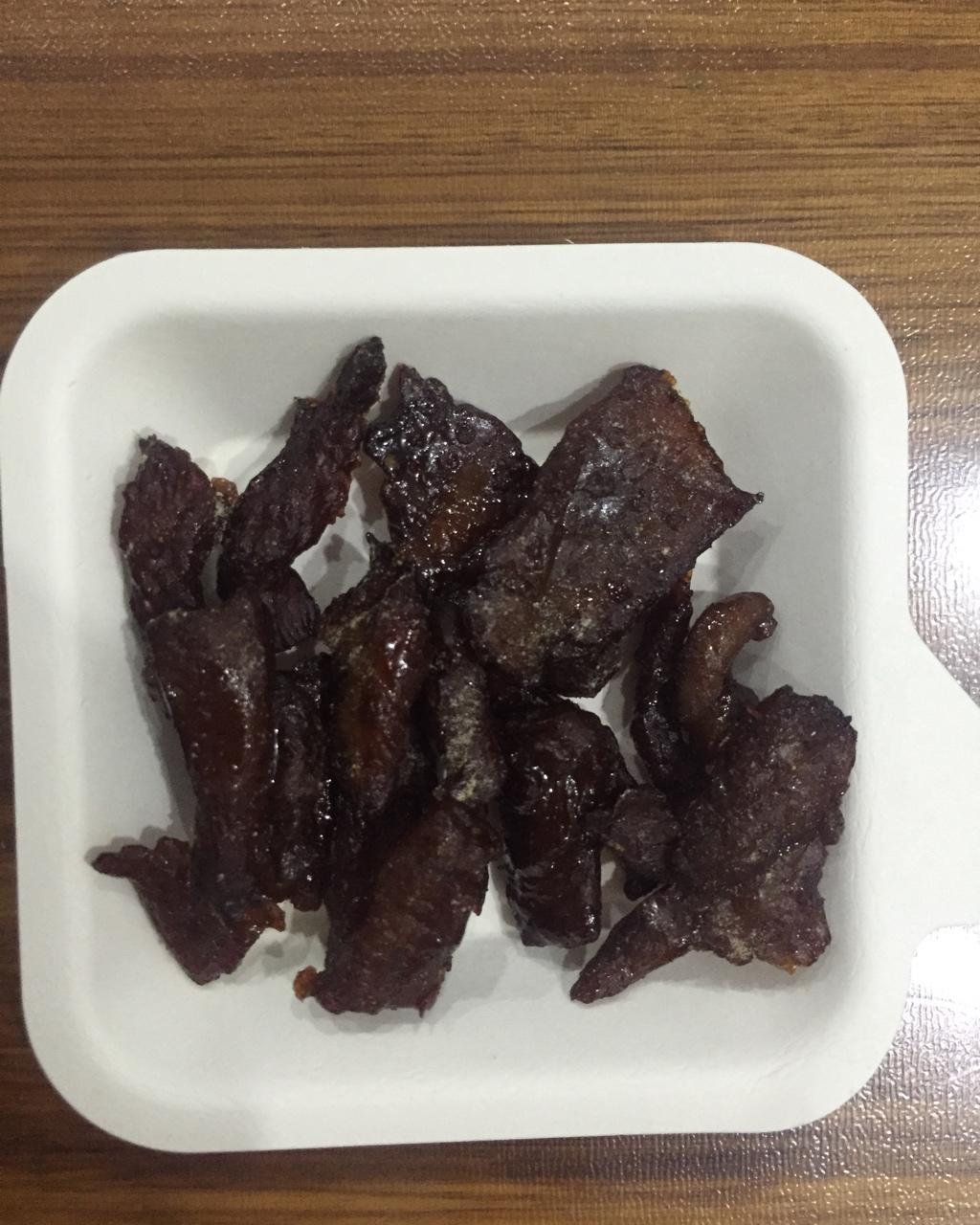 大小人的零食～猪肉干