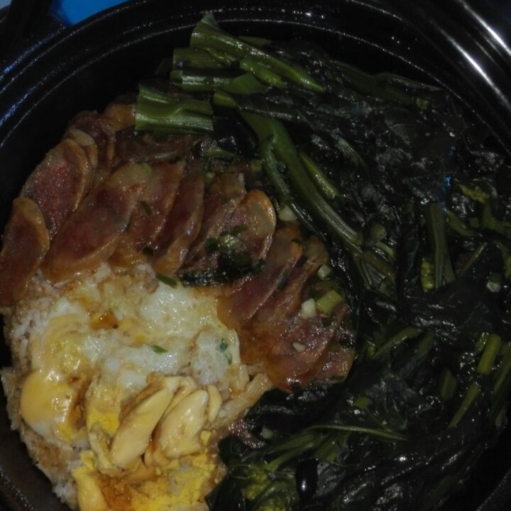 香肠煲仔饭