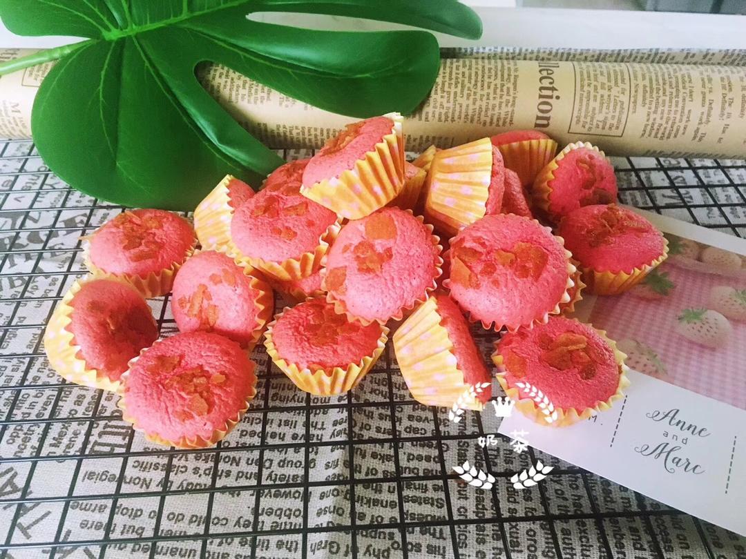 黑麦红丝绒迷你纸杯蛋糕