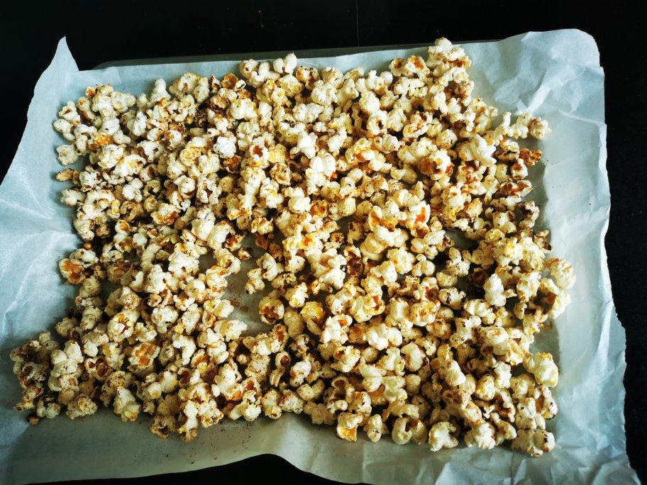 爆米花来了！！！超级简单易上手的焦糖/巧克力爆米花