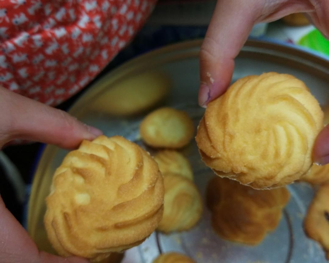 黄油曲奇-超级简单的制作方式