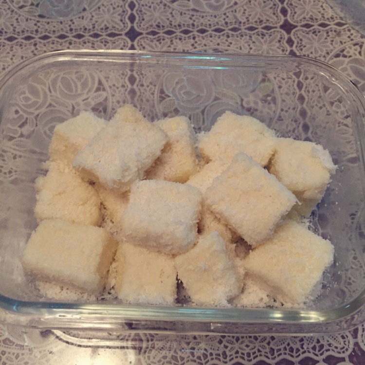 完胜85度C牛奶椰丝小方