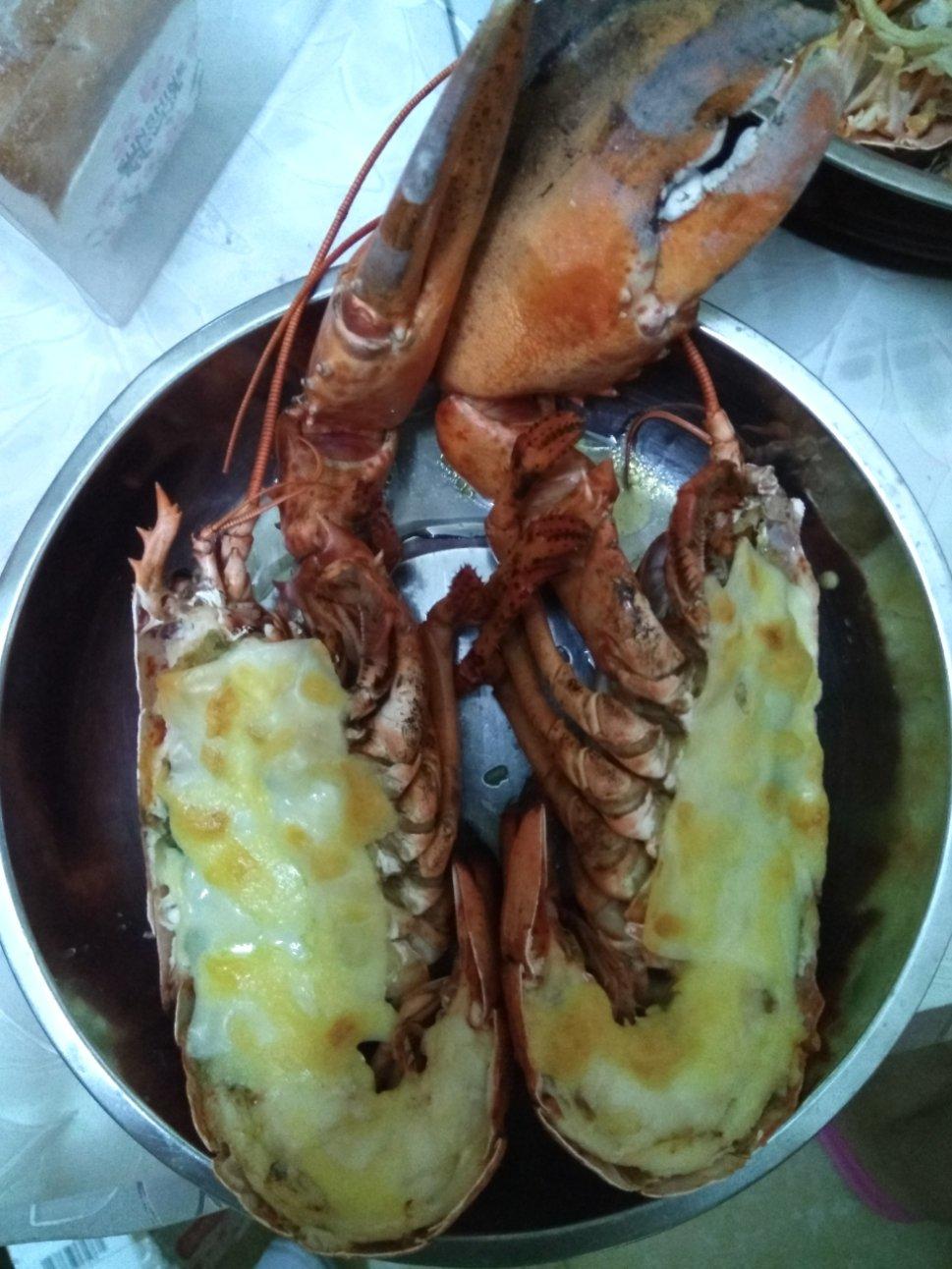 蒜蓉芝士焗波士顿龙虾