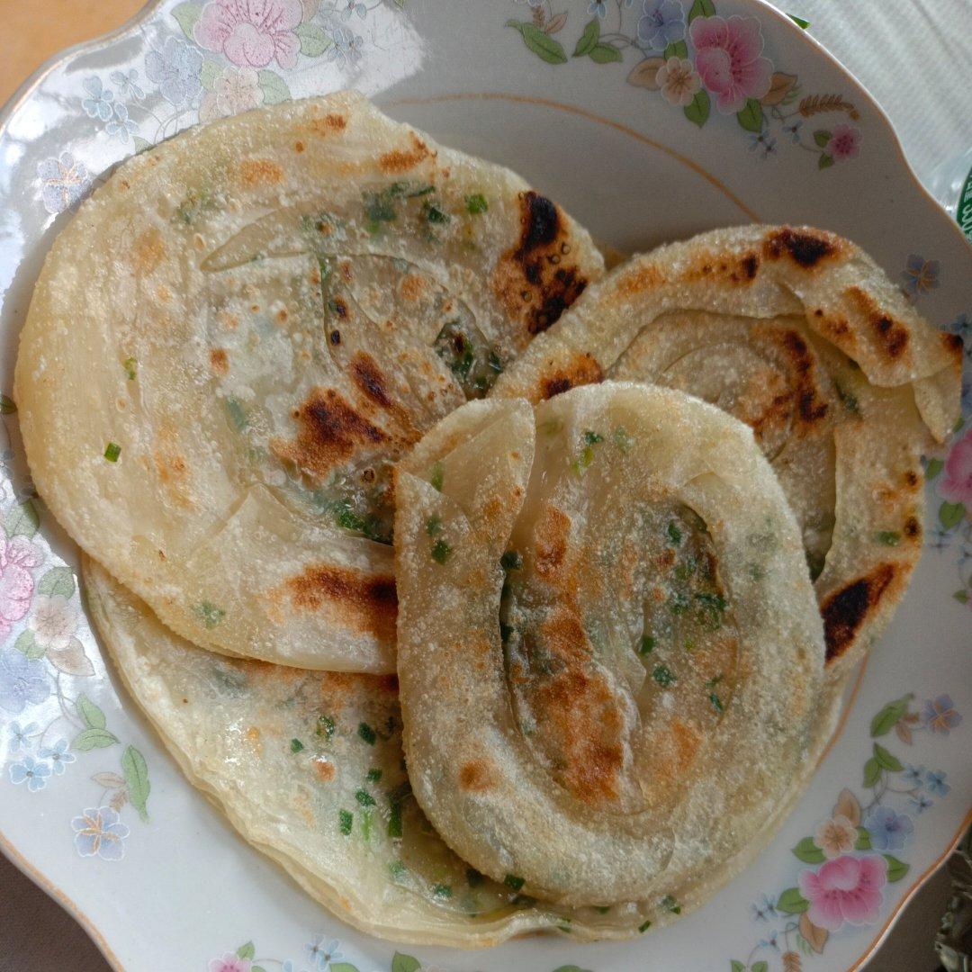 超快手饺子皮版葱油饼