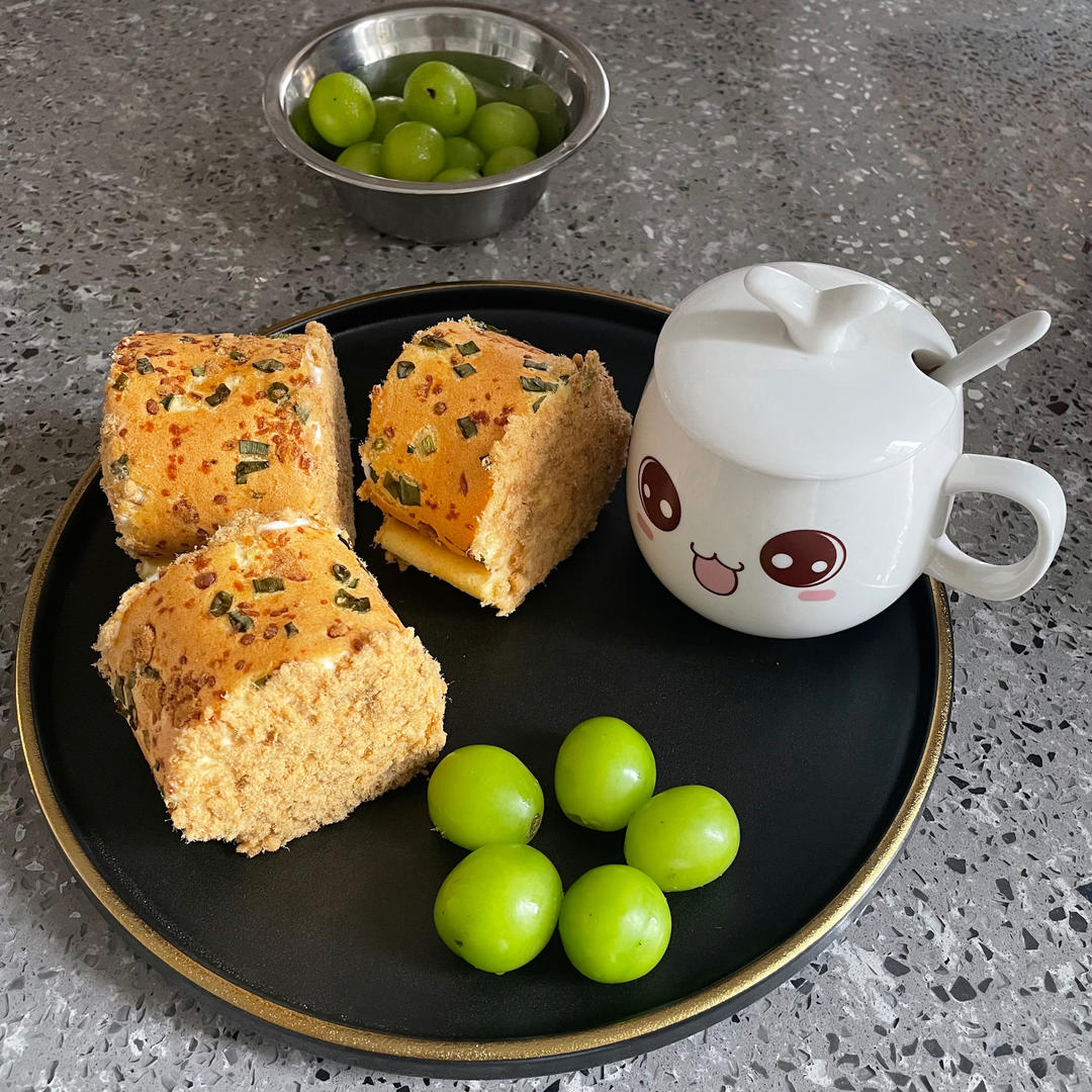 绵软细腻的&&肉松蛋糕卷