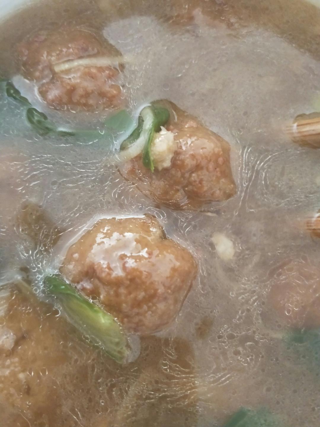 剩饺子馅汆一碗丸子汤