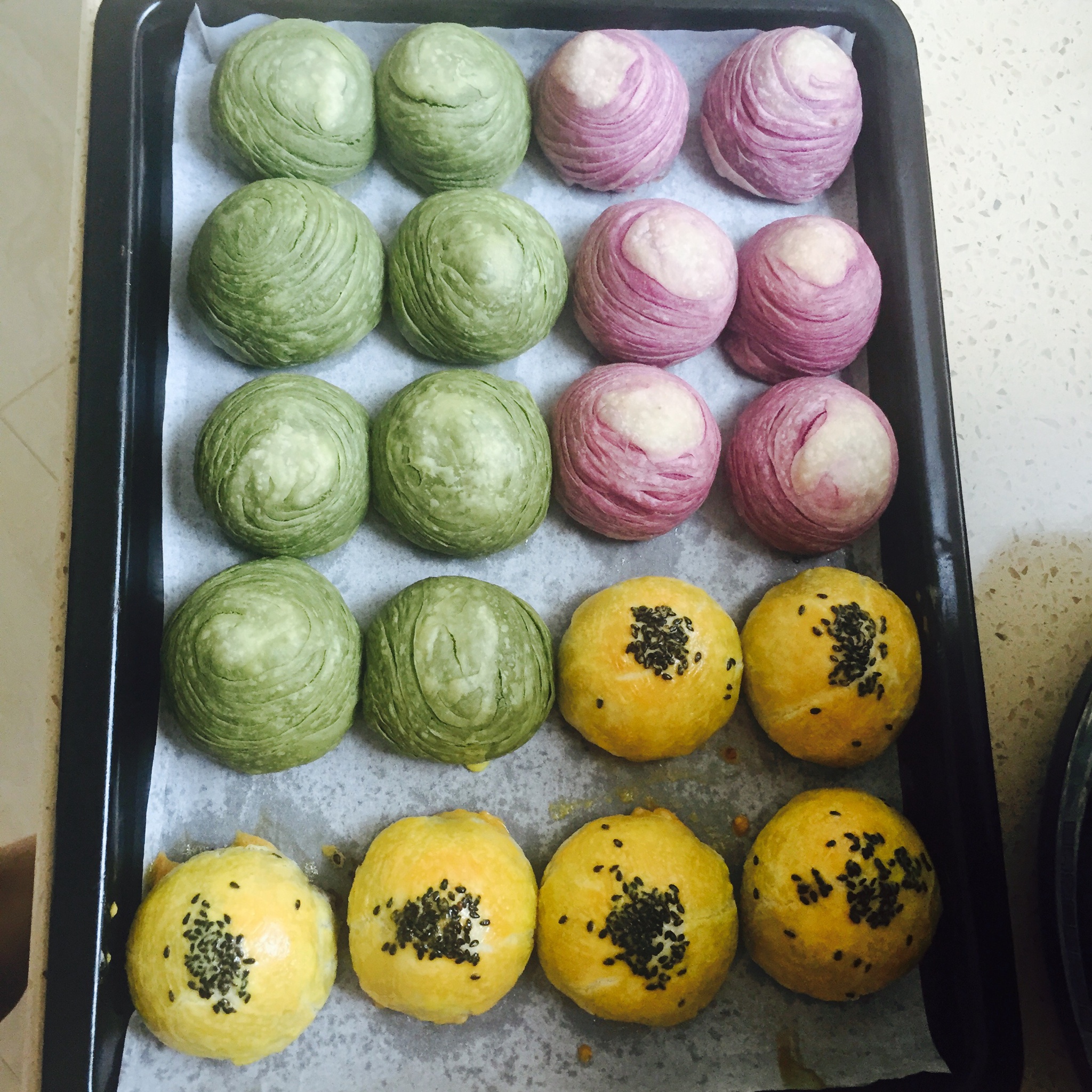 蛋黄酥~紫薯、抹茶、原味~花好月圆，中秋快乐~内附一次做六色蛋黄酥方法~