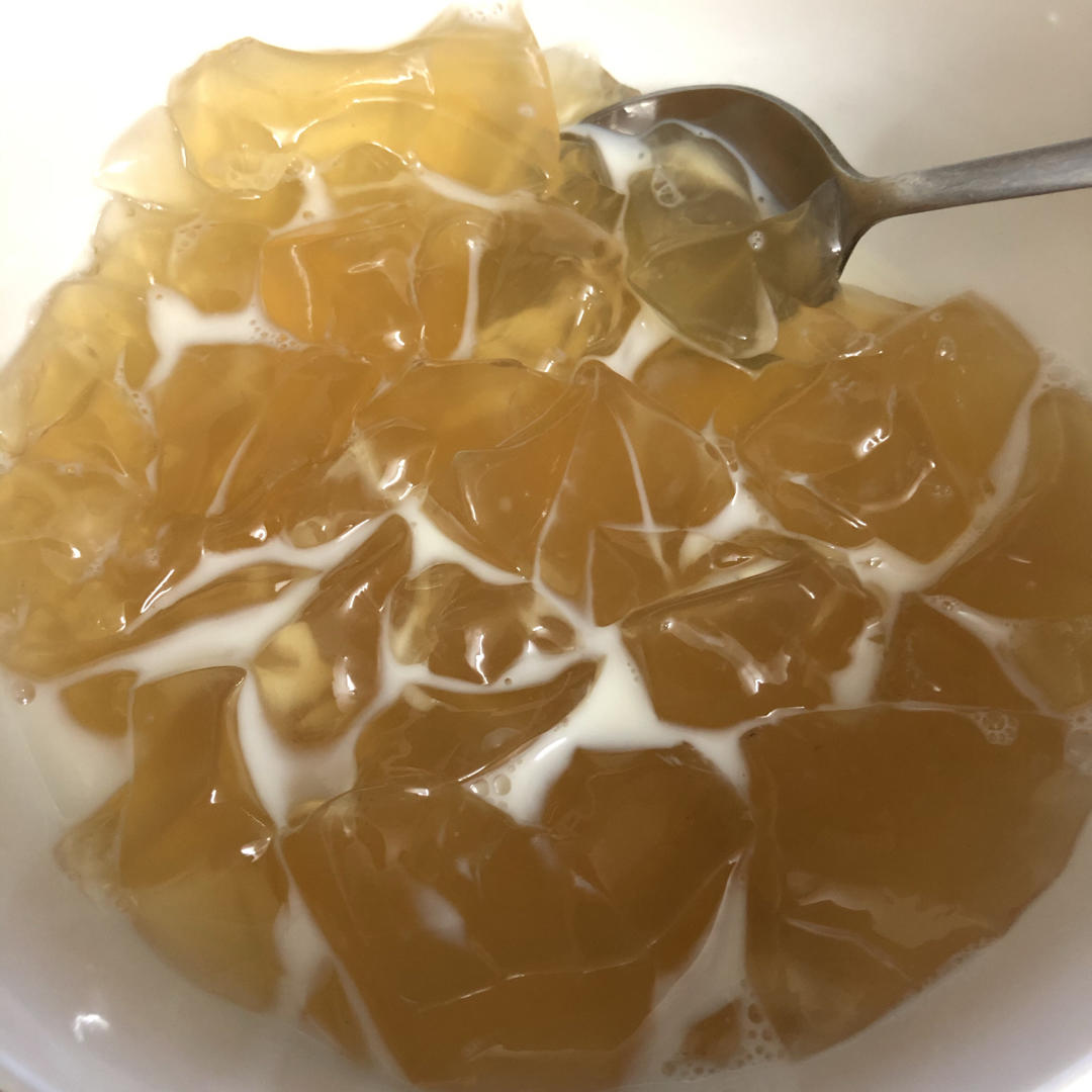 唧唧唧唧喳喳做的海底椰菊花雪梨膏(清热解毒)