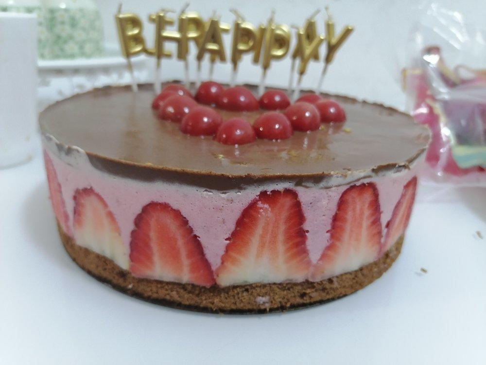 巧克力草莓慕斯蛋糕