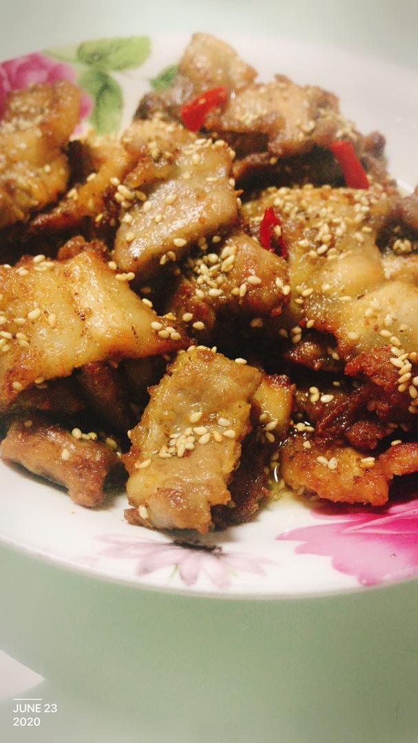 五花肉别再红烧了.换个吃法