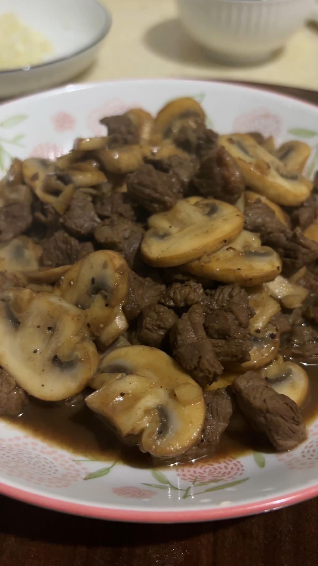 蒜香口菇牛肉粒