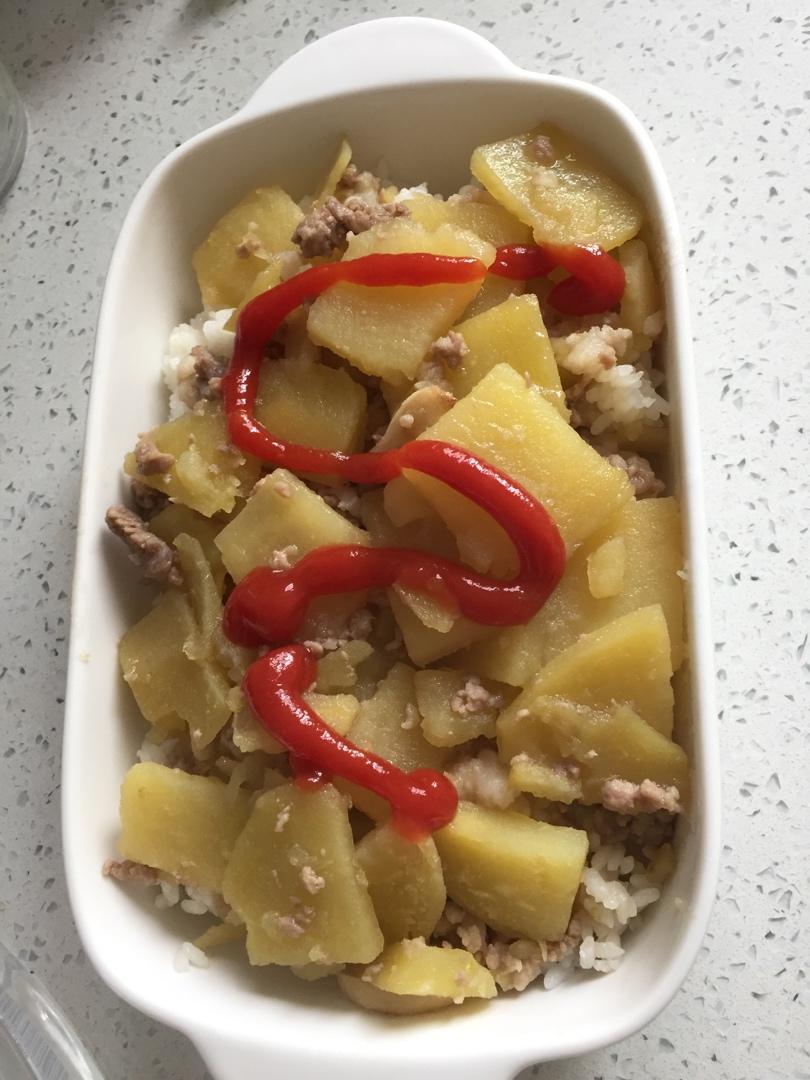 宝宝餐––土豆鸡肉芝士焗饭