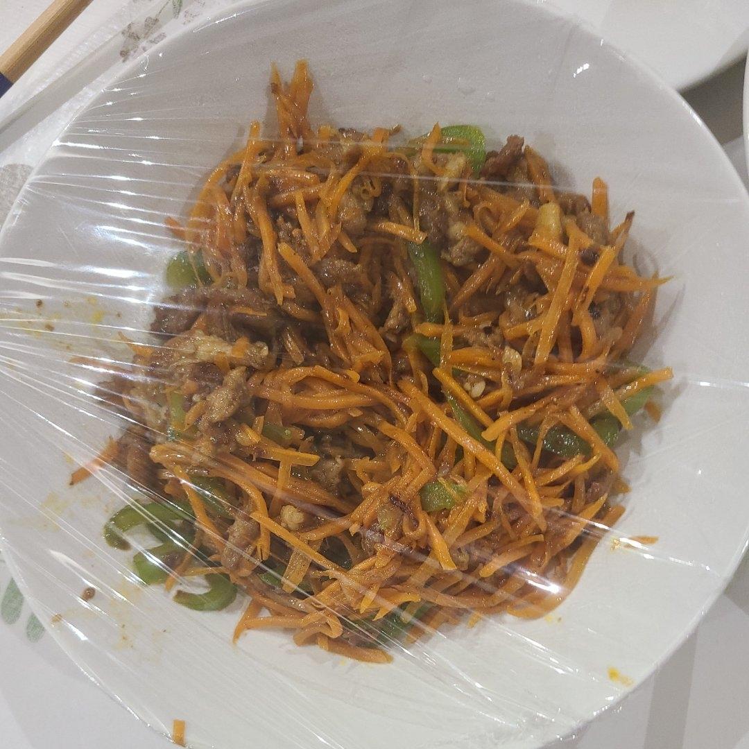 超级下饭胡萝卜丝炒肉