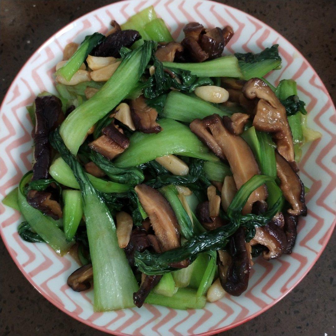 难度★ 耗油香菇青菜（附香菇挑选清洗技巧和绿叶菜焯水技巧）