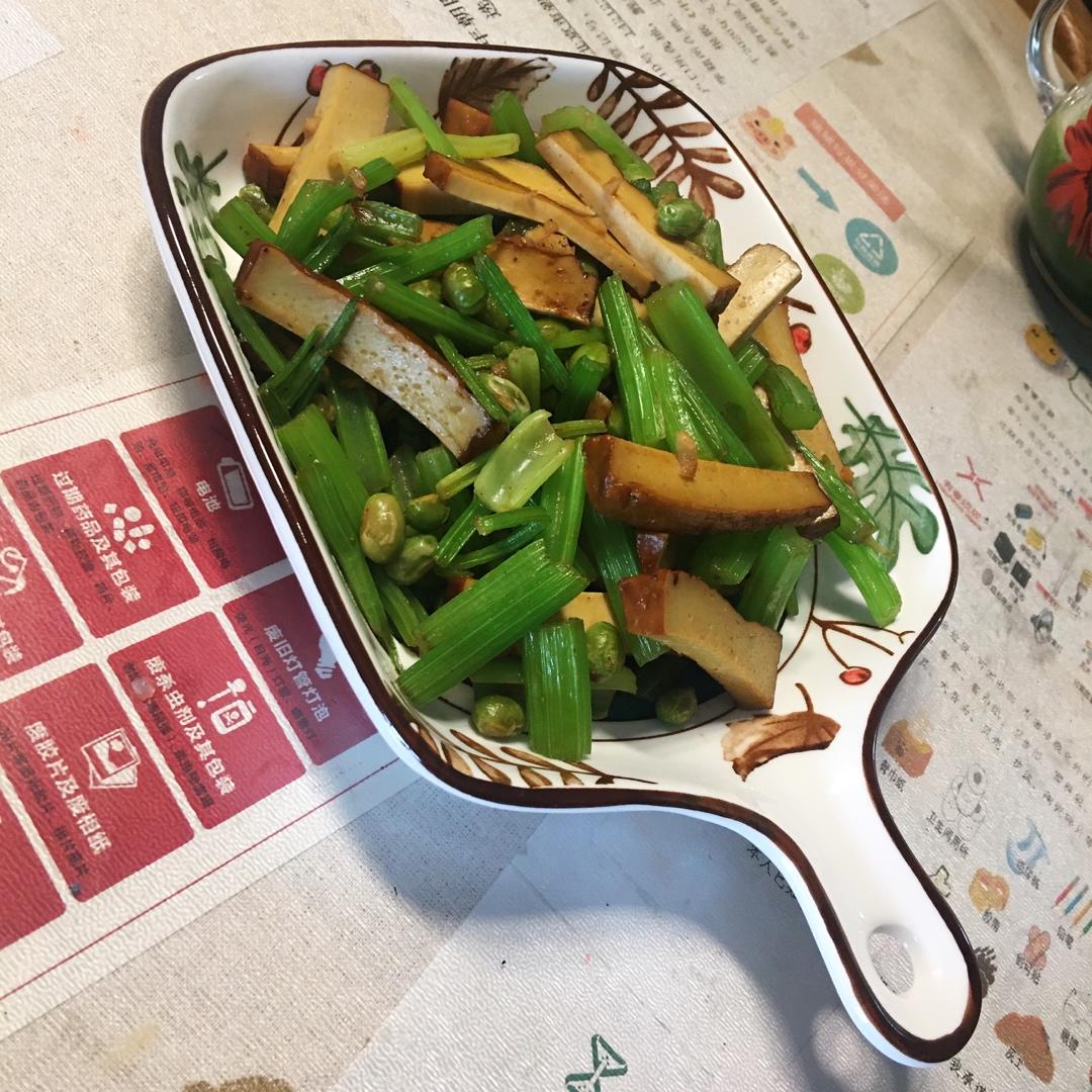 芹菜炒香干