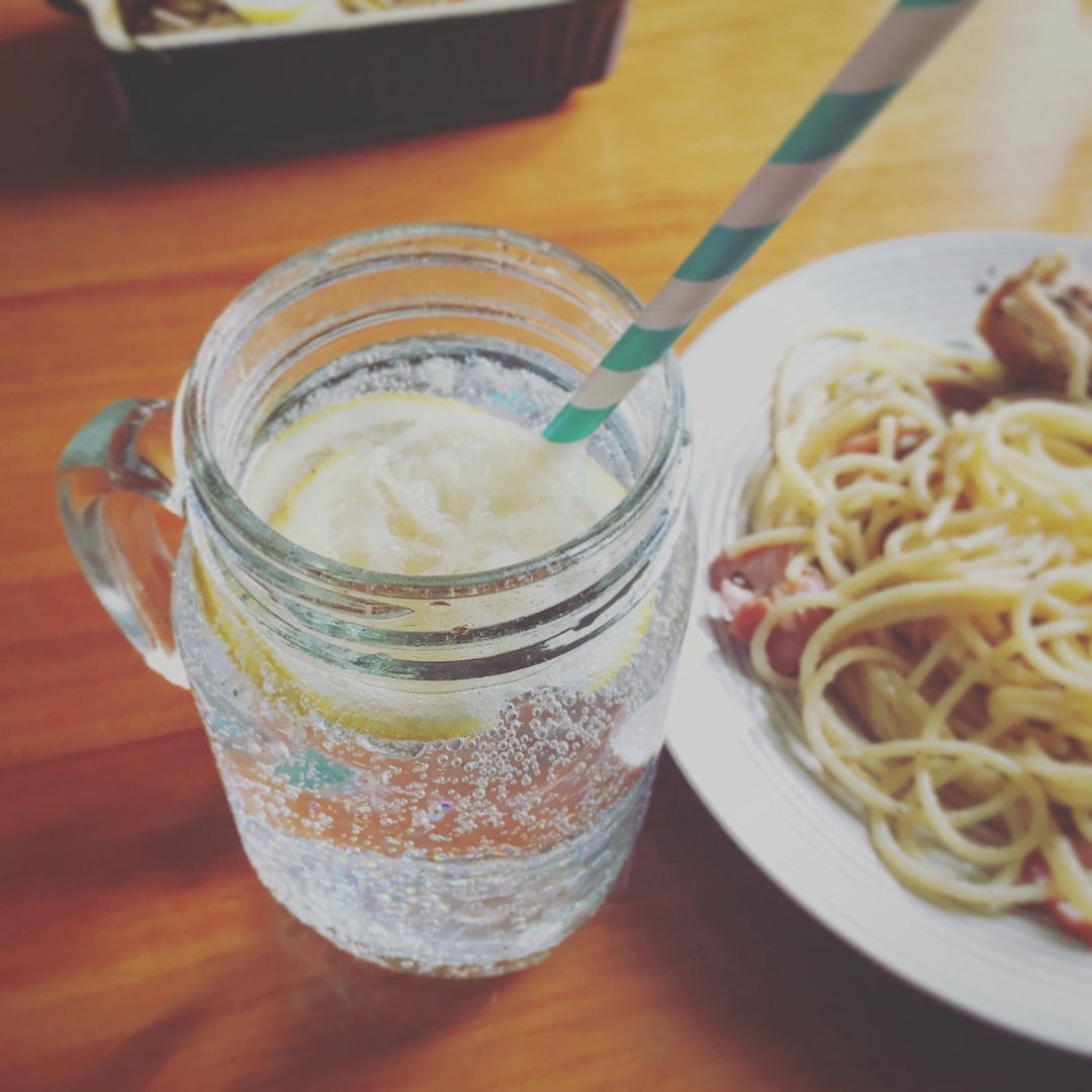 雪碧柠檬冰饮