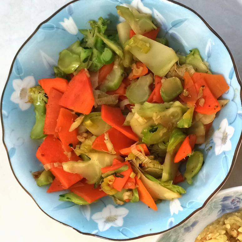 萝卜炒西兰花根