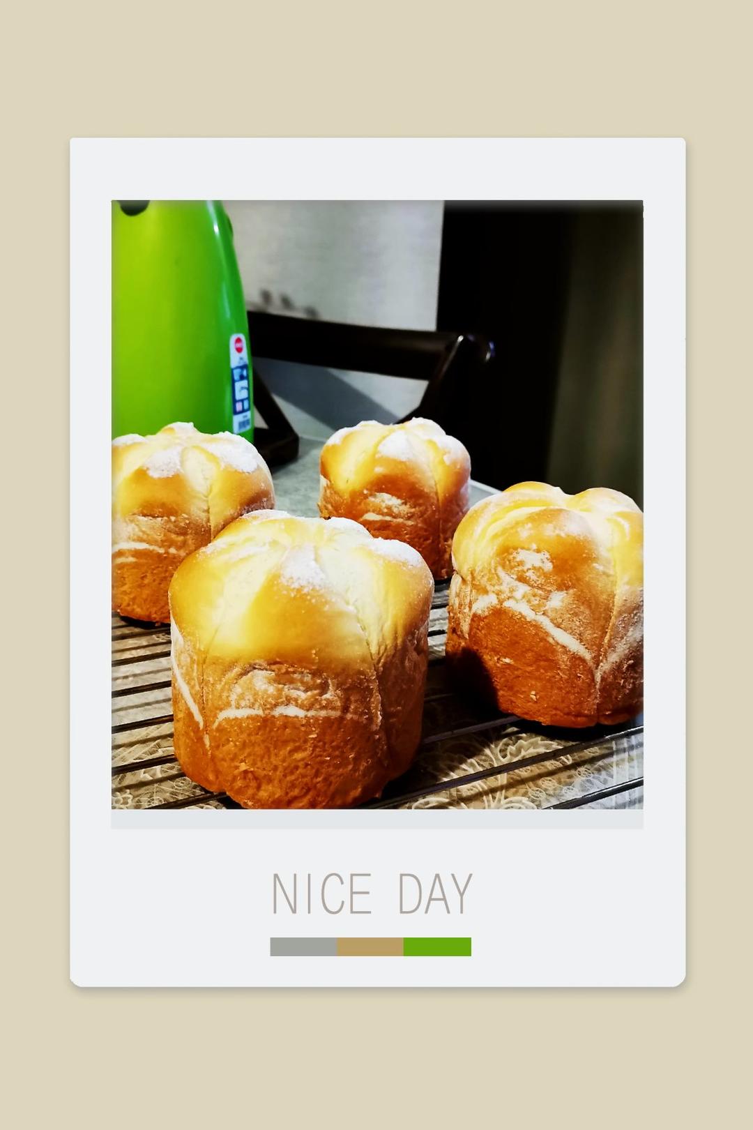 炼乳奶酪花朵面包