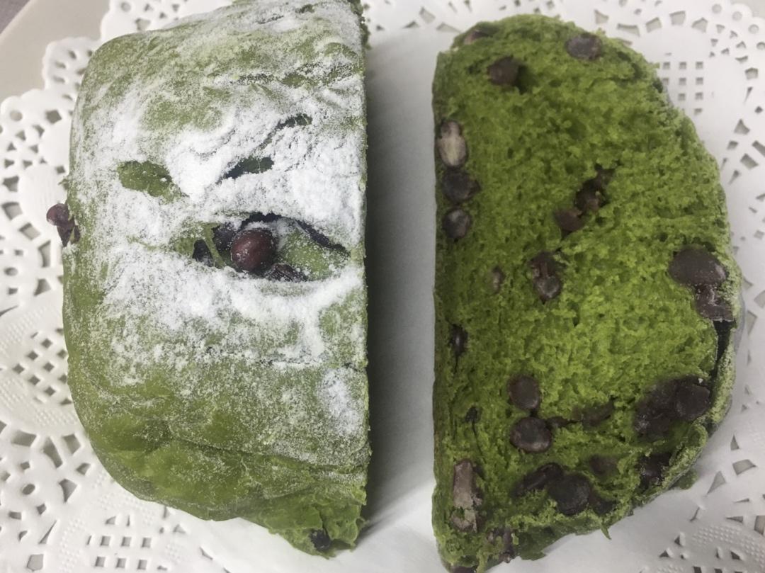 抹茶双色哈斯面包，红豆欧包