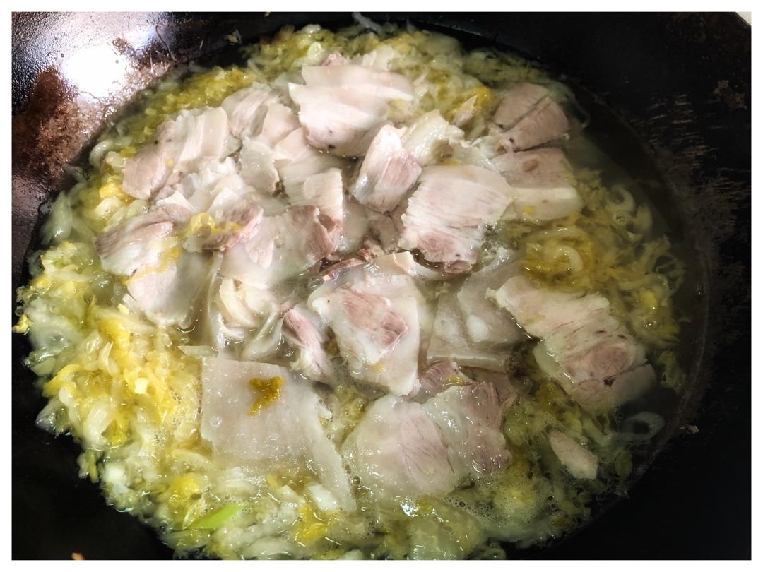 酸菜汆白肉
